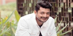 পর্দায় ‘অভিমান’, বাস্তবেও কি তাই? সৃজিত মুখোপাধ্যায়ের সঙ্গে তিক্ততা নিয়ে মুখ খুললেন যীশু সেনগুপ্ত।
