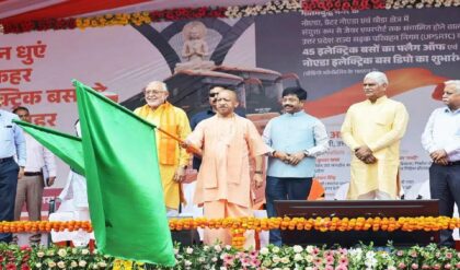 পেট্রোল-ডিজেলকে বিদায়! উত্তরপ্রদেশের রাস্তায় এবার পরিবেশবান্ধব হাইড্রোজেন বাস, বড় ঘোষণা যোগীর পেট্রোল-ডিজেলকে বিদায়! উত্তরপ্রদেশের রাস্তায় এবার পরিবেশবান্ধব হাইড্রোজেন বাস, বড় ঘোষণা যোগীর