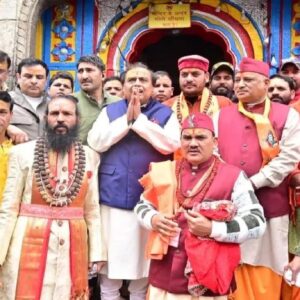 কেদারনাথ ও বদ্রীনাথ ধামে মুকেশ আম্বানি! মন্দির দুটিতে দান করলেন ১০ কোটি টাকা