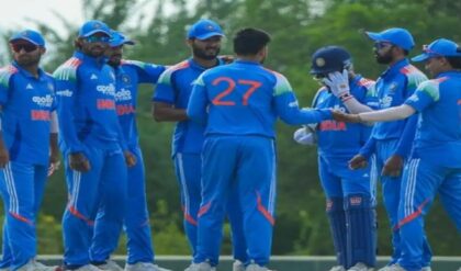 টাই ম্যাচ নিয়ে আম্পায়ারের সাথে তুমুল বিতর্ক! সুপার ওভারের দাবিতে সরব ভারত ‘এ’, অতঃপর… টাই ম্যাচ নিয়ে আম্পায়ারের সাথে তুমুল বিতর্ক! সুপার ওভারের দাবিতে সরব ভারত ‘এ’, অতঃপর…