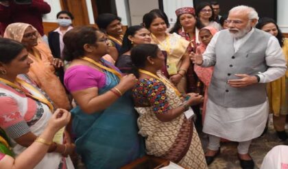 নারীর ক্ষমতায়নে মাস্টারস্ট্রোক মোদীর! কোন রাজনৈতিক প্রতিপক্ষকে চাপে ফেললেন প্রধানমন্ত্রী? নারীর ক্ষমতায়নে মাস্টারস্ট্রোক মোদীর! কোন রাজনৈতিক প্রতিপক্ষকে চাপে ফেললেন প্রধানমন্ত্রী?