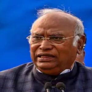 উজ্জ্বলা যোজনায় বড়সড় কোপ! ভর্তুকিযুক্ত সিলিন্ডারের সংখ্যা কমিয়ে তোলপাড়, খাড়গের নিশানায় মোদী সরকার উজ্জ্বলা যোজনায় বড়সড় কোপ! ভর্তুকিযুক্ত সিলিন্ডারের সংখ্যা কমিয়ে তোলপাড়, খাড়গের নিশানায় মোদী সরকার