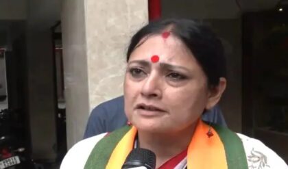 মমতাকে কি গ্রেফতার করা হবে? বিস্ফোরক মন্তব্যে রাজ্য রাজনীতিতে তোলপাড়! মমতাকে কি গ্রেফতার করা হবে? বিস্ফোরক মন্তব্যে রাজ্য রাজনীতিতে তোলপাড়!