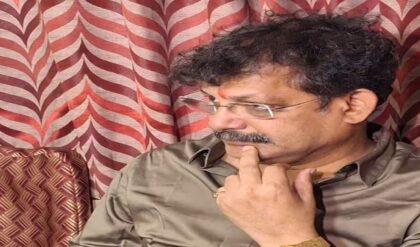 পরিবার নিয়ে পুরীতে গা ঢাকা! ৩ কোটি টাকা তোলাবাজির অভিযোগে গ্রেফতার তৃণমূল নেতা সুশান্ত ঘোষ পরিবার নিয়ে পুরীতে গা ঢাকা! ৩ কোটি টাকা তোলাবাজির অভিযোগে গ্রেফতার তৃণমূল নেতা সুশান্ত ঘোষ