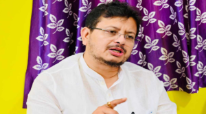 ‘তৃণমূল ভেঙে চুরমার’! বিধায়কদের নিয়ে স্পিকারের কাছে ঋতব্রত, মমতা-ঘনিষ্ঠ মন্ত্রীর বিস্ফোরক ইঙ্গিত