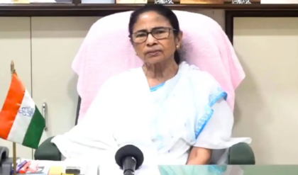 বিধায়কদের ভয় দেখানো হচ্ছে! তৃণমূল ভাঙার ছক নিয়ে লাইভে গর্জে উঠলেন মমতা