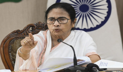 “তৃণমূলকে ভাঙতে পারবেন না!” ফের বিস্ফোরক মমতা বন্দ্যোপাধ্যায়ের ফেসবুক লাইভ “তৃণমূলকে ভাঙতে পারবেন না!” ফের বিস্ফোরক মমতা বন্দ্যোপাধ্যায়ের ফেসবুক লাইভ
