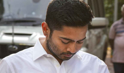 আইনি খাঁচায় বন্দি অভিষেক! কলকাতা না ত্রিপুরা—কোথায় যাবেন তৃণমূলের ‘সেনাপতি’? আইনি খাঁচায় বন্দি অভিষেক! কলকাতা না ত্রিপুরা—কোথায় যাবেন তৃণমূলের ‘সেনাপতি’?