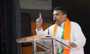 “ফুটপাথ জনগণের, কারও ব্যক্তিগত সম্পত্তি নয়!”-হকার উচ্ছেদ নিয়ে বিস্ফোরক মুখ্যমন্ত্রী