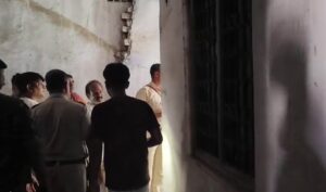 “হরর ফিল্মের শুটিং নয়, এটাই সরকারি লাইব্রেরির দশা!”-পরিদর্শনে গিয়ে ক্ষুব্ধ গ্রন্থাগারমন্ত্রী