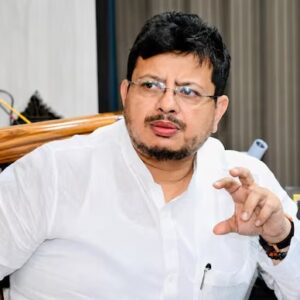 তৃণমূলে কি বড় ভাঙন আসন্ন? ‘বিদ্রোহী’ ঋতব্রতর মন্তব্যে তুঙ্গে রাজনৈতিক জল্পনা তৃণমূলে কি বড় ভাঙন আসন্ন? ‘বিদ্রোহী’ ঋতব্রতর মন্তব্যে তুঙ্গে রাজনৈতিক জল্পনা