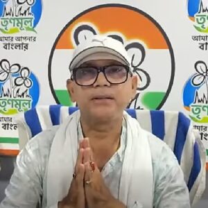 পালানোর ছক ছিল? জমি কেলেঙ্কারিতে ধৃত তৃণমূল নেতাকে ঘিরে উত্তেজনা তুঙ্গে পালানোর ছক ছিল? জমি কেলেঙ্কারিতে ধৃত তৃণমূল নেতাকে ঘিরে উত্তেজনা তুঙ্গে