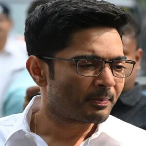 “হাজিরা এড়ানোর পালা শেষ, সই-জাল কাণ্ডে জেরা শুরু”-ভবানী ভবনে কী কী প্রশ্নের মুখে অভিষেক? “হাজিরা এড়ানোর পালা শেষ, সই-জাল কাণ্ডে জেরা শুরু”-ভবানী ভবনে কী কী প্রশ্নের মুখে অভিষেক?