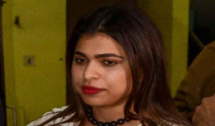 নির্ধারিত দিনের আগেই ইডির অফিসে কেন হাজির শ্রেয়া? তোলপাড় রাজনৈতিক মহলে নির্ধারিত দিনের আগেই ইডির অফিসে কেন হাজির শ্রেয়া? তোলপাড় রাজনৈতিক মহলে