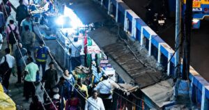 শিয়ালদা ফ্লাইওভারের নীচে বুলডোজার? দোকানদারদের ৭ দিনের আল্টিমেটাম পুরসভার