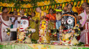 আজ স্নানযাত্রার মহাপুণ্য তিথি! ১০৮ কলসি জলে স্নান করে ‘গজবেশে’ ভক্তদের দর্শন দেবেন জগন্নাথদেব