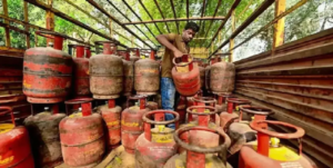 জুলাই থেকেই কি কমবে রান্নার গ্যাসের দাম? শান্তিচুক্তির জেরে তেলের বাজারে বড় স্বস্তি!