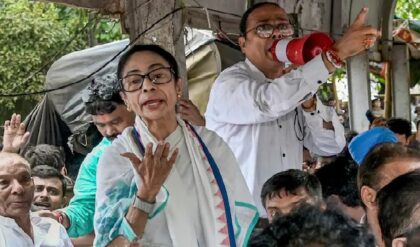 ‘বুলডোজার রাজনীতি বন্ধ করুন!’-ইডি-সিবিআই ভয় নিয়ে বিস্ফোরক মমতা, তৃণমূলের অস্তিত্ব রক্ষায় মহাযুদ্ধ। ‘বুলডোজার রাজনীতি বন্ধ করুন!’-ইডি-সিবিআই ভয় নিয়ে বিস্ফোরক মমতা, তৃণমূলের অস্তিত্ব রক্ষায় মহাযুদ্ধ।