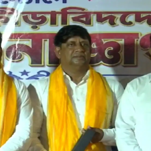 রাজনীতি ভুলে কি একমঞ্চে দুই শিবির? কল্যাণ চৌবের অনুষ্ঠানে হাজির অজিত বন্দ্যোপাধ্যায়, মদন মিত্ররা