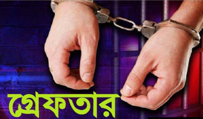 প্রাক্তন বিধায়কের ঘনিষ্ঠ ‘দাপুটে’ নেতা অবশেষে জালে, কোমরে দড়ি বেঁধে আদালতে সতীশ সাউ