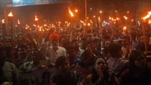 ৮১ ফুট উঁচু রামের মূর্তি ঘিরেবিতর্ক, ইসলামপন্থীদের হুমকি, রাস্তায় হাজার হাজার হিন্দু