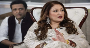গোবিন্দার জীবনে ‘অন্য নারী’র আনাগোনা! বিবাহিত জীবন নিয়ে বিস্ফোরক মন্তব্য করে শোরগোল ফেললেন সুনীতা