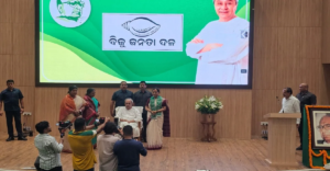বিজেডি-তে যোগ দিলেন প্রাক্তন আইএএস সুজাতা কার্তিকেয়ন, মাস্টারস্ট্রোক নবীন পট্টনায়েকের!