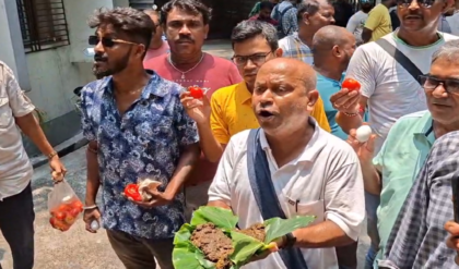 তোলাবাজির অভিযোগে গ্রেফতারের পর চরম অপমান সব্যসাচী দত্তের, ছুড়ে মারা হলো গোবর-টমেটো