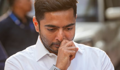 শোভনদেব ইস্যুতে অভিষেককে তোপ, সিআইডি কি তবে এবার ধরবে যুবরাজকে? শোভনদেব ইস্যুতে অভিষেককে তোপ, সিআইডি কি তবে এবার ধরবে যুবরাজকে?