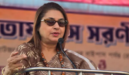 দলত্যাগের হিড়িকে ধসে পড়ছে তৃণমূল! বিস্ফোরক শতাব্দী রায়, ‘দিদি সবাইকে জলে ডুবিয়ে দিয়েছেন’