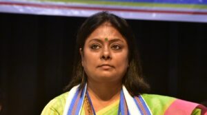 তৃণমূলের অন্দরে শিউলি সাহার বিষ্ফোরক দাবি! “দিদির হাত থেকে দল অনেক আগেই বেরিয়ে গিয়েছে।”