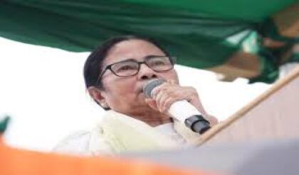 বাংলাদেশে হত্যাকাণ্ড: মমতার মন্তব্যে ঢাকার রাজনৈতিক মহলে তোলপাড়!