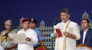 কর্ণাটকে ক্ষমতার লড়াইয়ের অবসান: মুখ্যমন্ত্রীর পদে শপথ নিলেন ডি কে শিবকুমার!