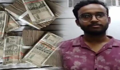 অশোকনগরে এটিএমে খোলা পড়ে লক্ষাধিক টাকা! যুবকের সততা দেখে অবাক এলাকাবাসী।