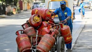 LPG বনাম PNG বিতর্ক! সিলিন্ডার কি ফেরত দিতেই হবে? জেনে নিন আসল নিয়ম