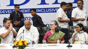 কংগ্রেসে ঘরওয়াপসি মমতার? দিদির দিল্লি সফর ঘিরে তুঙ্গে ঘরওয়াপসির গুঞ্জন!