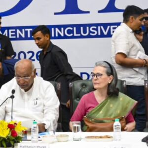 কংগ্রেসে ঘরওয়াপসি মমতার? দিদির দিল্লি সফর ঘিরে তুঙ্গে ঘরওয়াপসির গুঞ্জন! কংগ্রেসে ঘরওয়াপসি মমতার? দিদির দিল্লি সফর ঘিরে তুঙ্গে ঘরওয়াপসির গুঞ্জন!