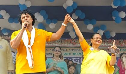 তৃণমূলের ঘর ভেঙে ‘বিদ্রোহী’ ১৯ সাংসদ, দেখেনিন কারা কারা রয়েছেন তালিকায়? তৃণমূলের ঘর ভেঙে ‘বিদ্রোহী’ ১৯ সাংসদ, দেখেনিন কারা কারা রয়েছেন তালিকায়?