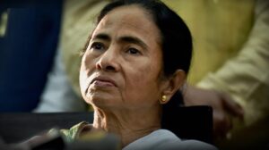 তৃণমূলের সাংসদ দলেও ‘বিদ্রোহ’, কেন্দ্রীয় মন্ত্রীর বাড়িতে তৃণমূল সাংসদদের দীর্ঘ বৈঠক!