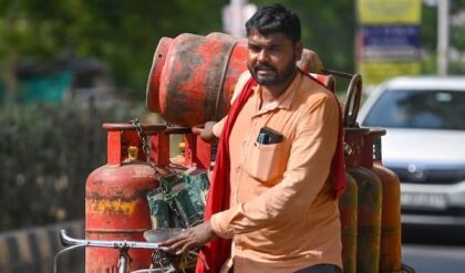 “সরকারের লোকসান ৬০,০০০ কোটি টাকা”-জেনেনিন LPG নিয়ে কি বলছে কেন্দ্র? “সরকারের লোকসান ৬০,০০০ কোটি টাকা”-জেনেনিন LPG নিয়ে কি বলছে কেন্দ্র?