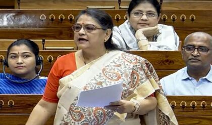 তৃণমূল ভাঙলেন কাকলি! লোকসভায় নতুন ব্লক, মমতা-অভিষেককে বড় ধাক্কা? তৃণমূল ভাঙলেন কাকলি! লোকসভায় নতুন ব্লক, মমতা-অভিষেককে বড় ধাক্কা?
