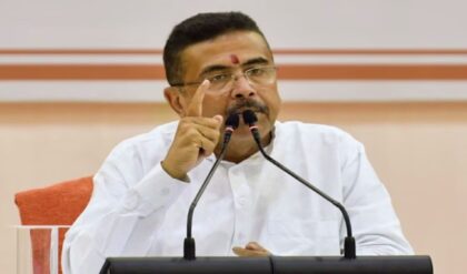 তৃণমূল ভাঙার নেপথ্যে কি শুভেন্দু? দিল্লির বৈঠকে জল্পনার পারদ তুঙ্গে! তৃণমূল ভাঙার নেপথ্যে কি শুভেন্দু? দিল্লির বৈঠকে জল্পনার পারদ তুঙ্গে!