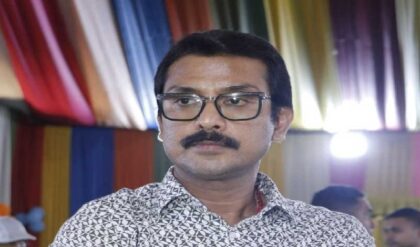 তল্লাশিতে গিয়ে হিমশিম খেল পুলিশ! ৪ ঘণ্টা চেষ্টা করেও খোলা গেল না স্বরূপের ঘরের তালা তল্লাশিতে গিয়ে হিমশিম খেল পুলিশ! ৪ ঘণ্টা চেষ্টা করেও খোলা গেল না স্বরূপের ঘরের তালা