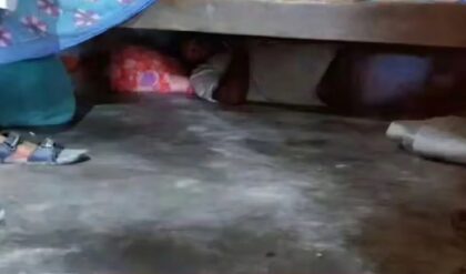 পালাবদল হতেই খাটের নীচে তৃণমূল নেতা! পুলিশ টেনে বের করতেই ভাইরাল ভিডিও!