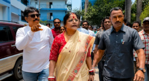টলিউডে চূড়ান্ত অশান্তি, বিজেপি বিধায়ক পাপিয়া অধিকারীর উপস্থিতিতেই ধুন্ধুমার কাণ্ড, কাঠগড়ায় ফেডারেশন!