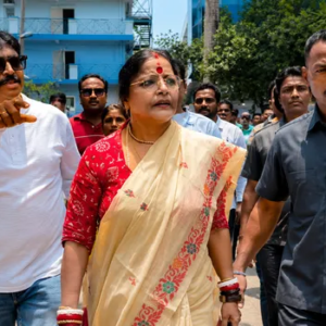টলিউডে চূড়ান্ত অশান্তি, বিজেপি বিধায়ক পাপিয়া অধিকারীর উপস্থিতিতেই ধুন্ধুমার কাণ্ড, কাঠগড়ায় ফেডারেশন!