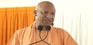 জরুরি অবস্থার ‘অন্ধকার দিন’ নিয়ে কংগ্রেসকে তোপ যোগীর, নিশানায় রাহুল-অখিলেশও!