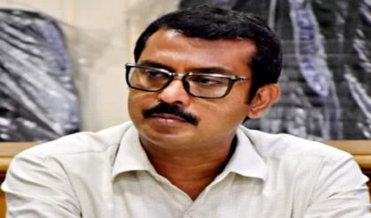 স্বরূপ বিশ্বাসের ফ্ল্যাটে পুলিশের হানা! তলব করা হলো ফেডারেশনের চার ঘনিষ্ঠ সদস্যকে স্বরূপ বিশ্বাসের ফ্ল্যাটে পুলিশের হানা! তলব করা হলো ফেডারেশনের চার ঘনিষ্ঠ সদস্যকে