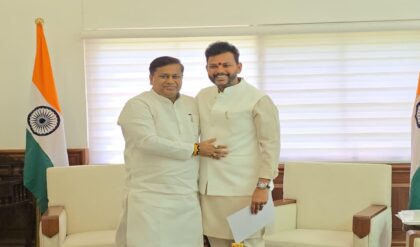 রেলের পর এবার আকাশপথ! বালুরঘাটে বিমান পরিষেবা চালুর তোড়জোড়, দিল্লিতে বড় বৈঠক সুকান্তের রেলের পর এবার আকাশপথ! বালুরঘাটে বিমান পরিষেবা চালুর তোড়জোড়, দিল্লিতে বড় বৈঠক সুকান্তের