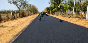 রাস্তার অভাবে নাকাল গ্রামবাসী, সরকারি উদাসীনতায় নিজেরাই গড়লেন আস্ত রাস্তা!